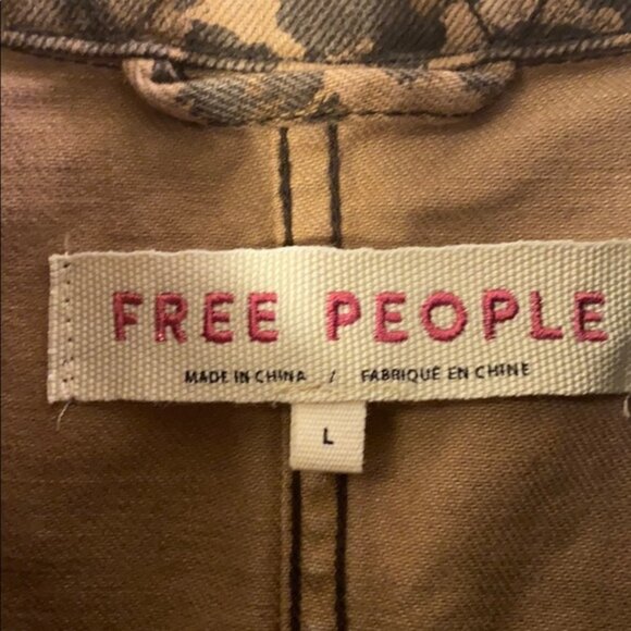 🆕Free People Women’s Leopard Print Jacket 🔥 - Picture 6 of 6